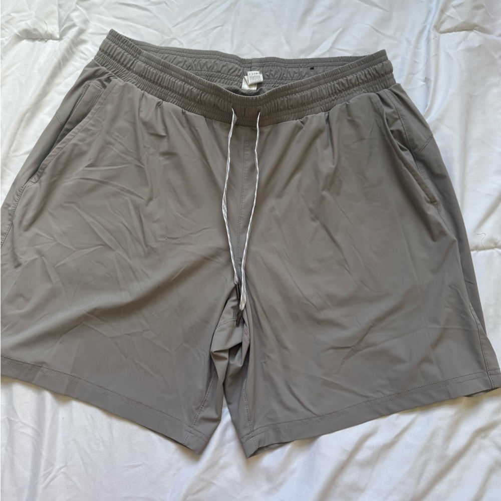 90 Degree By Reflex Men's Taupe Athletic Shorts